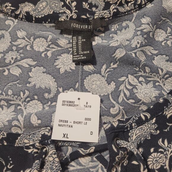 Forever 21 F21 Long Sleeve Bodycon Dress Lace Up Front Navy Paisley XL New OOS - Picture 6 of 10